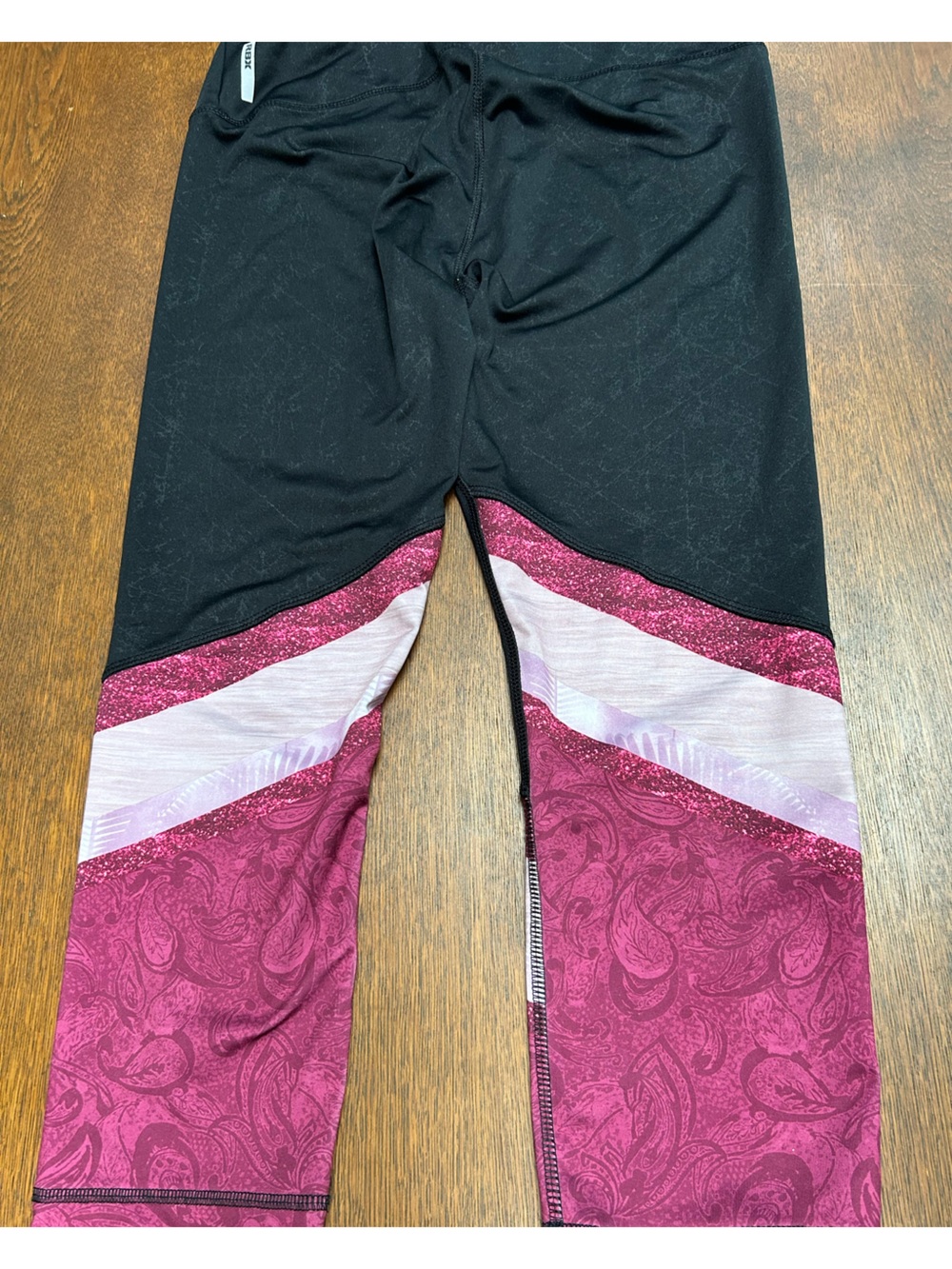 Women’s RBX Leggings. Chevron pattern Gradient shades/pink. Like new Capris. M.